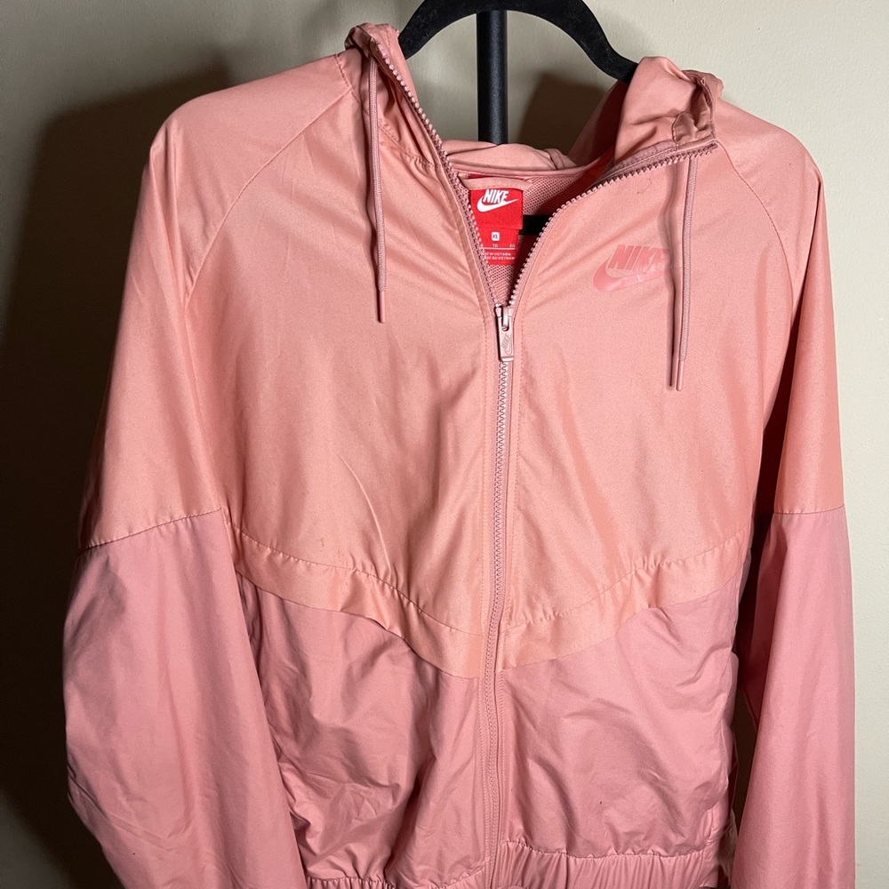 nike womens windbreaker